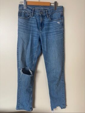 American Eagle Outfitters Women’s Medium Blue Straight Leg Distressed Jeans